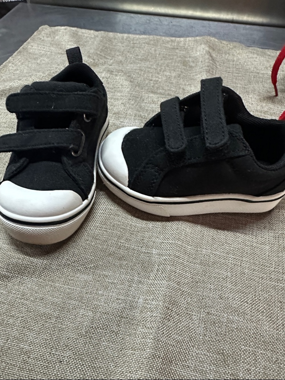 wonder nation Black and White Kids Velcro Sneakers
